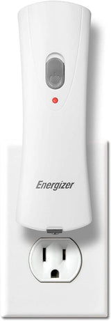 Energizer Weatheready Plug-in Flashlight – Practical Birthday Gift for Mom and Grandma, Bedroom Blackout Light with Auto-On Sensor