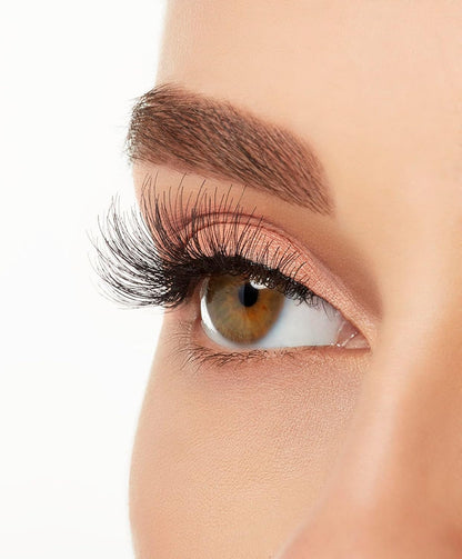 Ardell Wispies 113 False Eyelashes – Couture Eye Makeup Accessory, Lightweight Handcrafted Lashes for the Vanity