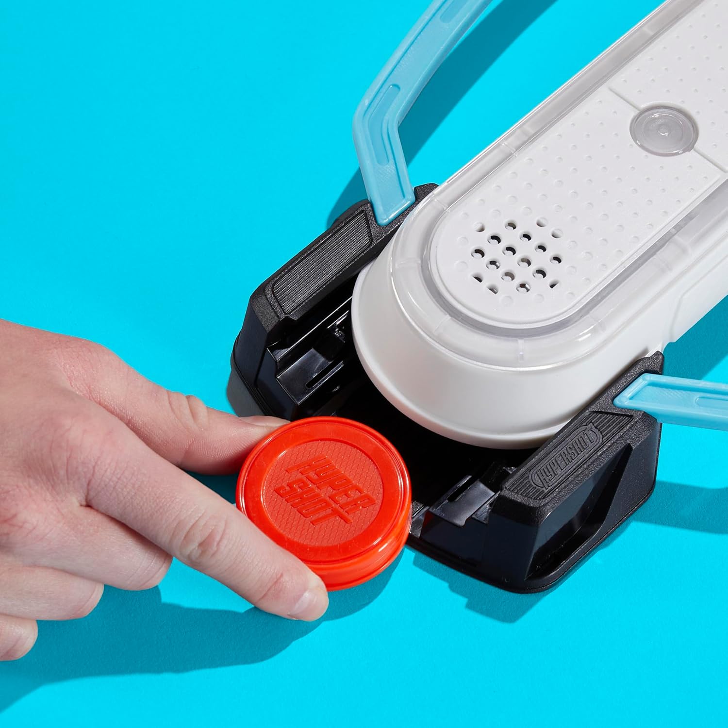 battery-powered with 3 aa batteries for cordless, portable play