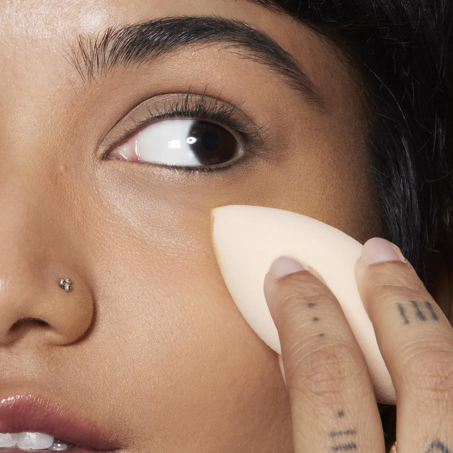 dampen-squeeze-bounce usage method for streak-free, full-coverage blending