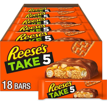 five-layer construction combining pretzels, caramel, peanut butter, peanuts and milk chocolate