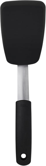 OXO Good Grips Silicone Flexible Turner – Thoughtful Housewarming Gift for New Home Cooks, Non-Stick Safe Spatula