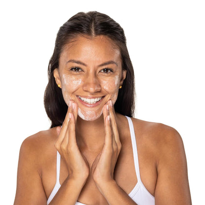 foaming liquid texture that lifts dirt, oil, and bacteria while rinsing clean