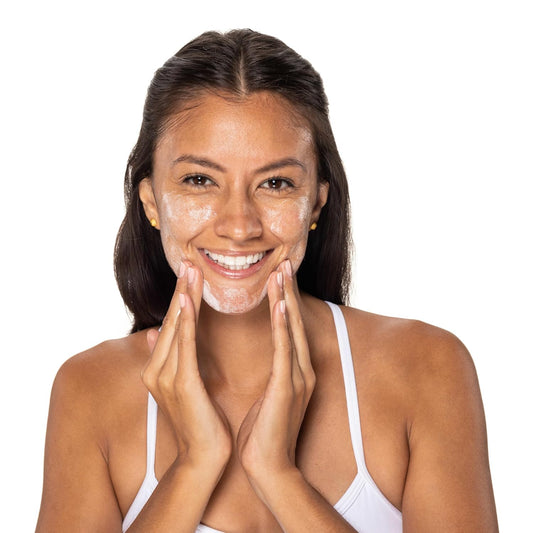 foaming liquid texture that lifts dirt, oil, and bacteria while rinsing clean