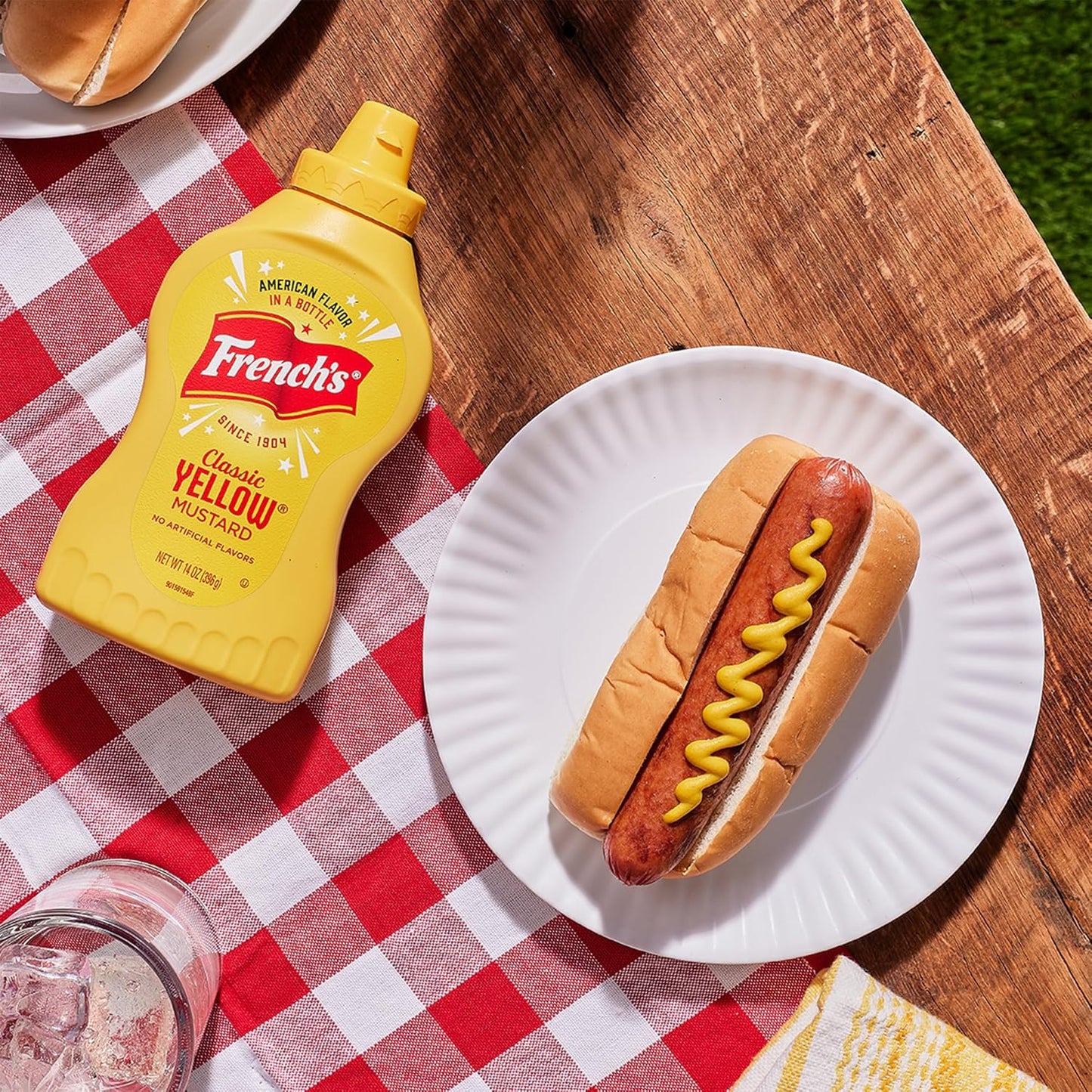 French's Classic Yellow Mustard – Backyard BBQ & Tailgate Squeeze Bottle for Burgers, Brats & Hot Dogs, 14 oz