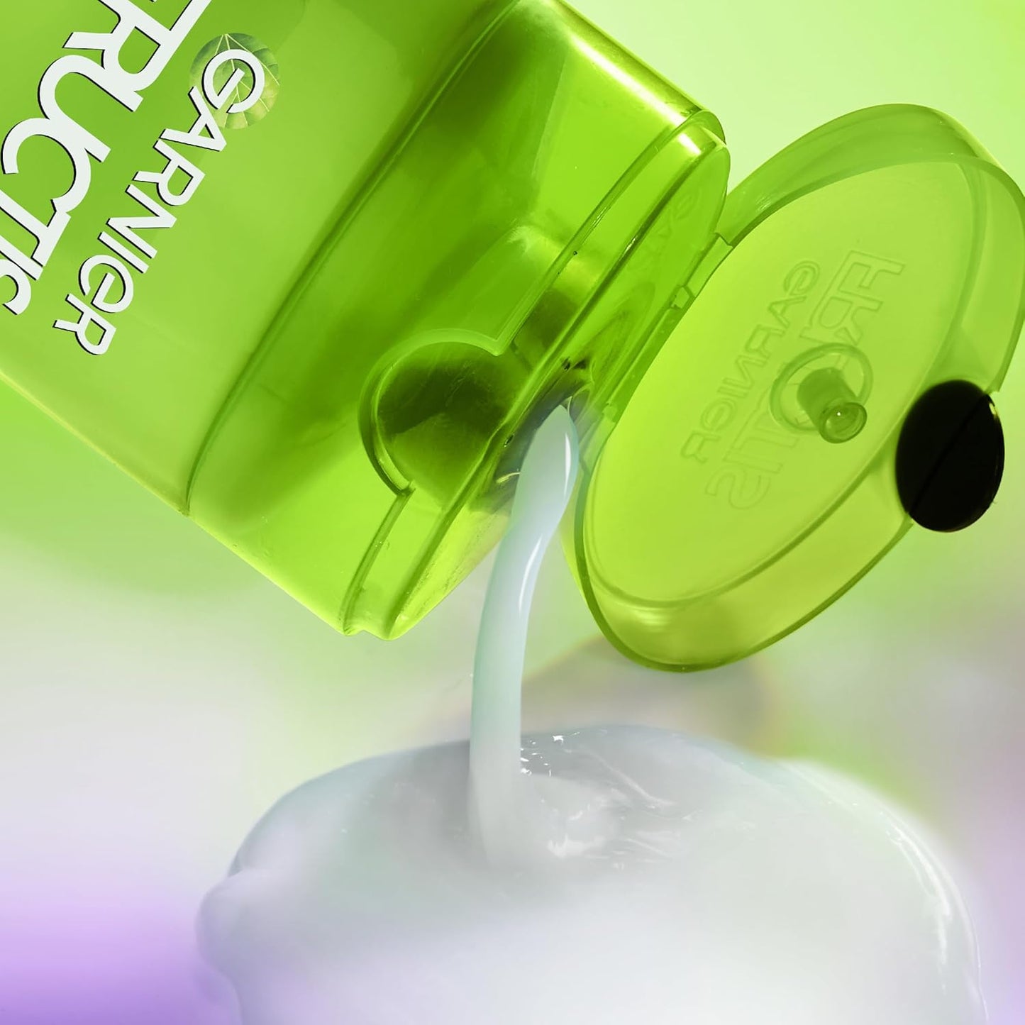 Garnier Fructis Curl Nourish Shampoo – Cozy Holiday Gift for Mom, Cruelty-Free Curl Care with Coconut Oil