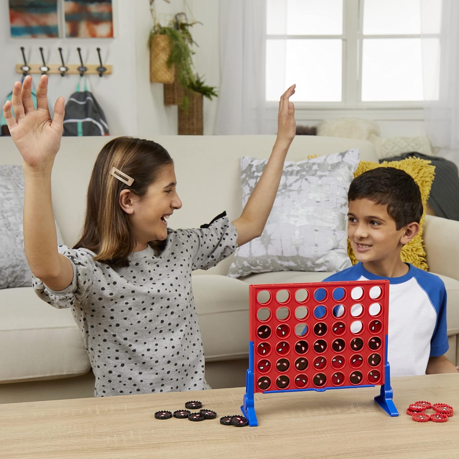 Hasbro Gaming Connect 4 Marvel Spider-Man Edition – Safe Family Board Game for Children, Two-Player Indoor Activity
