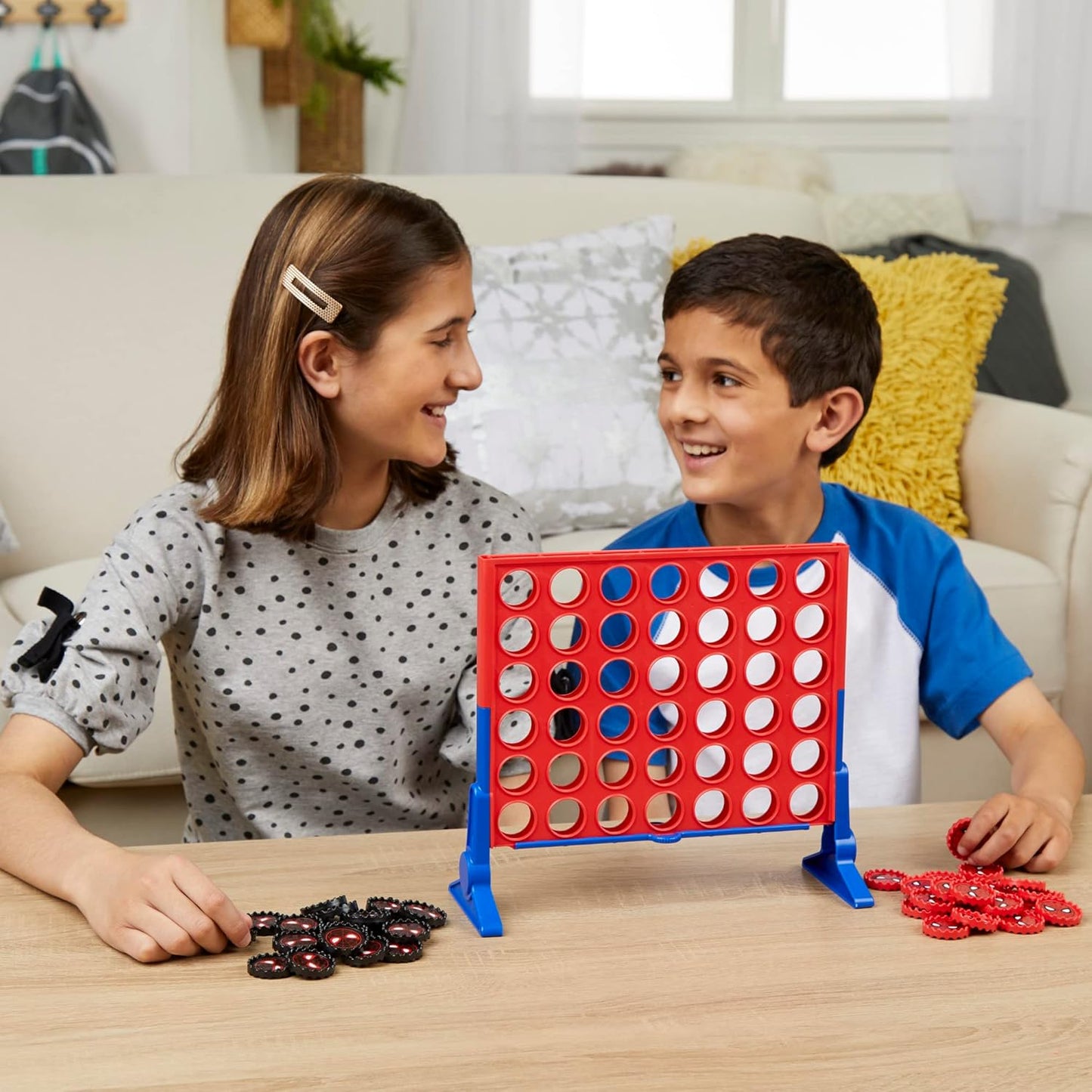 Hasbro Gaming Connect 4 Marvel Spider-Man Edition – Safe Family Board Game for Children, Two-Player Indoor Activity