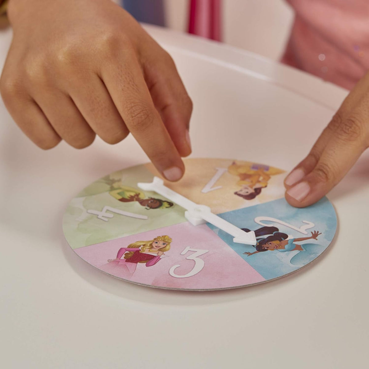 Hasbro Gaming Pretty Pretty Princess Disney Game – Calming Turn-Taking Game for Kids' Wind-Down Time