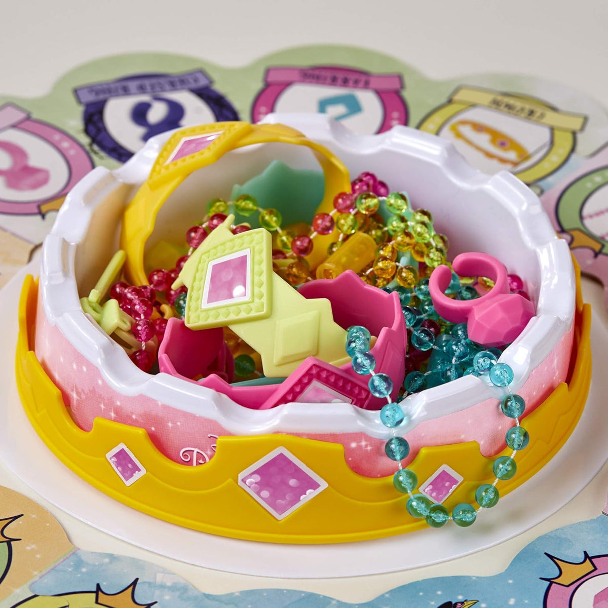 Hasbro Gaming Pretty Pretty Princess Disney Game – Calming Turn-Taking Game for Kids' Wind-Down Time