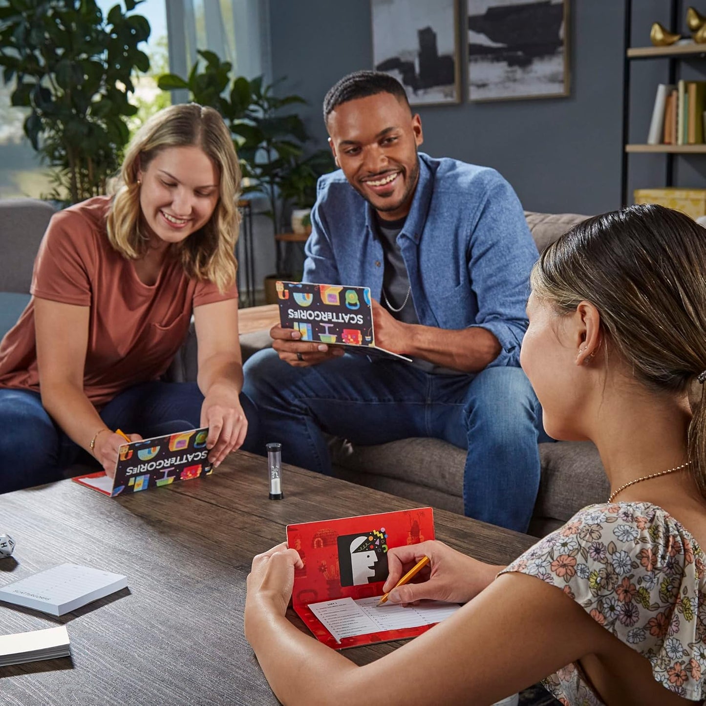 Hasbro Gaming Scattergories Classic Game – Family Game Night for Ages 13 and Up, Safe Screen-Free Activity for Living Room and Dining Table