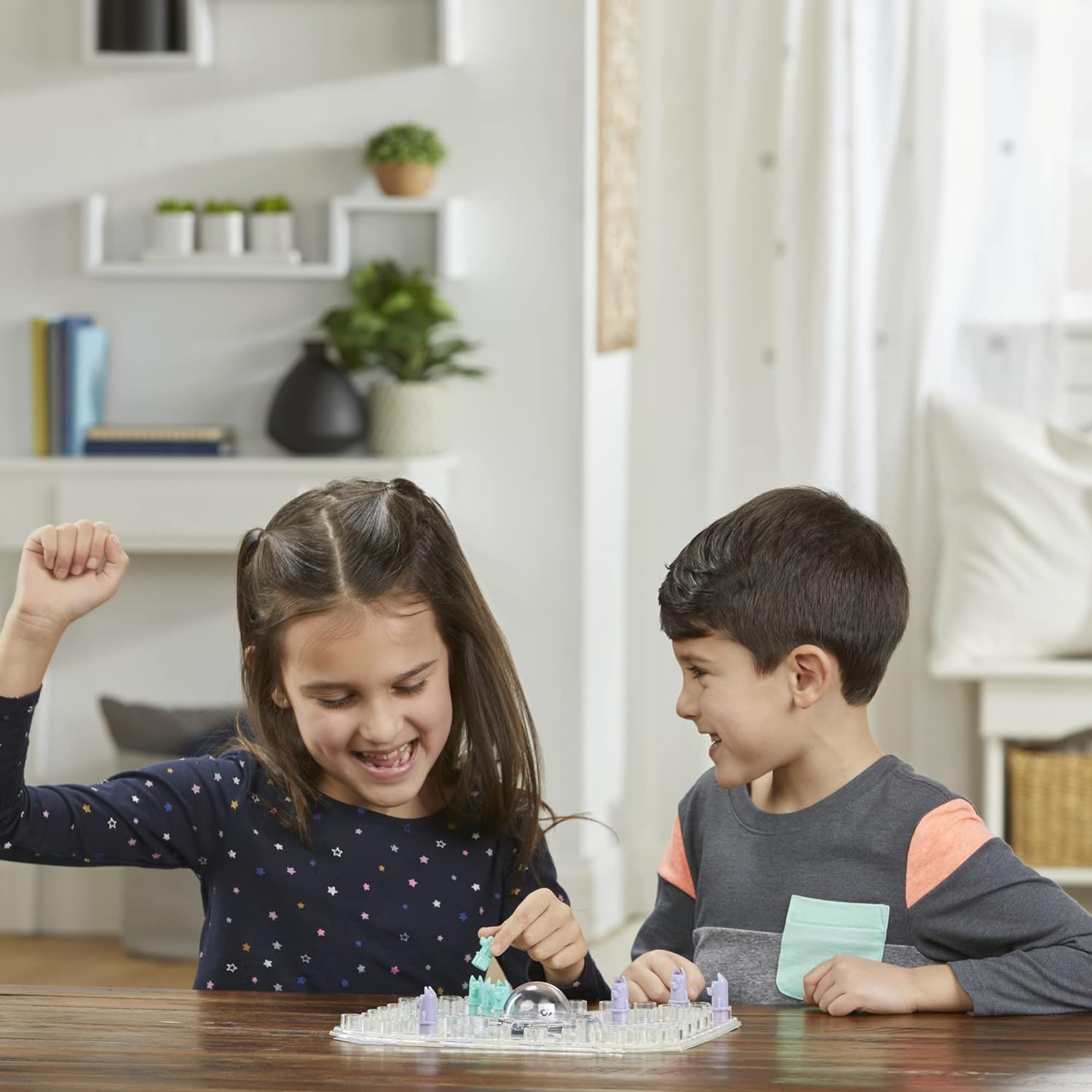Hasbro Trouble: Bluey Edition, Quick 30-Minute Family Game Night Game to Unwind After Homework