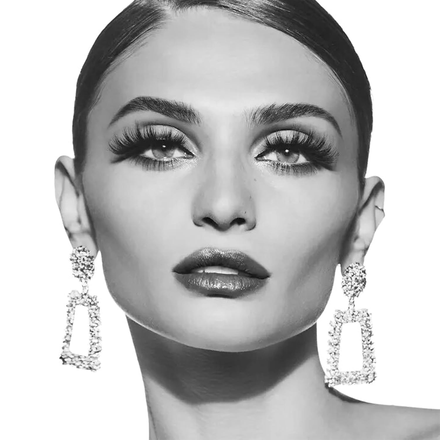 KISS Matte Velvet 16mm Faux Mink Lashes – Premium Designer Lash Clusters for Red-Carpet Glam Evenings