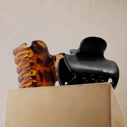 Kitsch Cloud Claw Clip – Understated Hair Accessory for Capsule Vanities, Neutral Tones