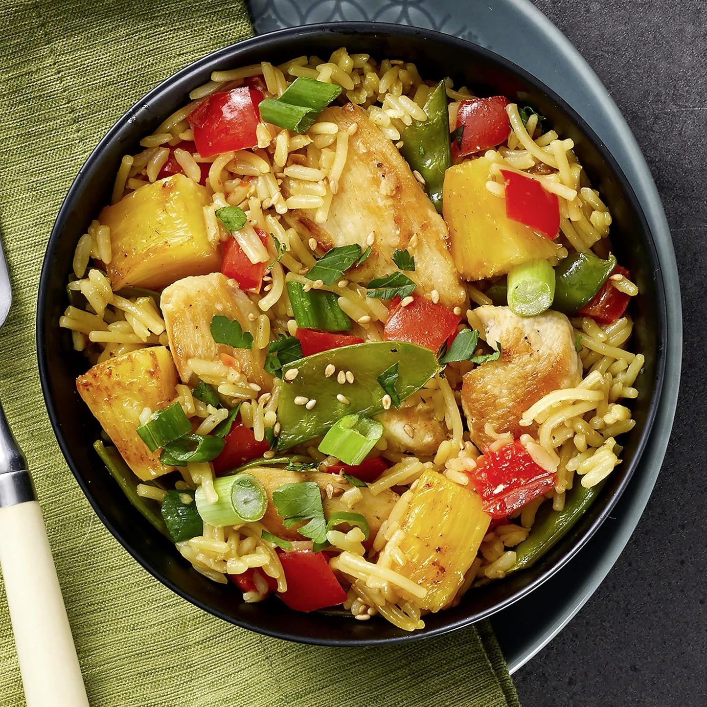 Knorr Rice Sides Chicken Fried Rice – Simple Pantry Staple for Uncluttered Dorm Room and Apartment Kitchens