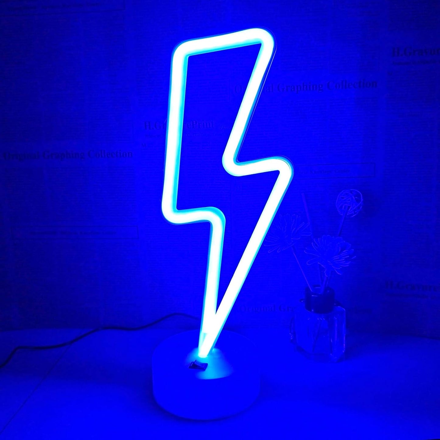 Lightning Bolt Neon Sign - Simple Single Bolt Wall Light, Clean LED Accent for Minimalist Bedroom or Office