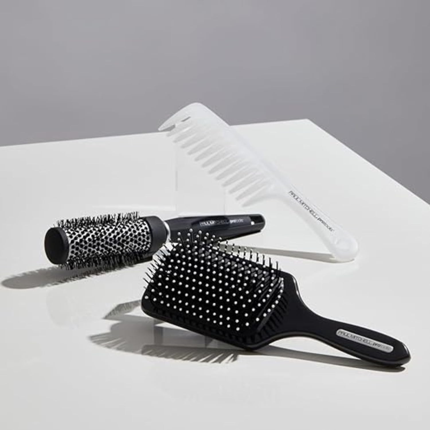 lightweight construction to minimize stylist arm fatigue