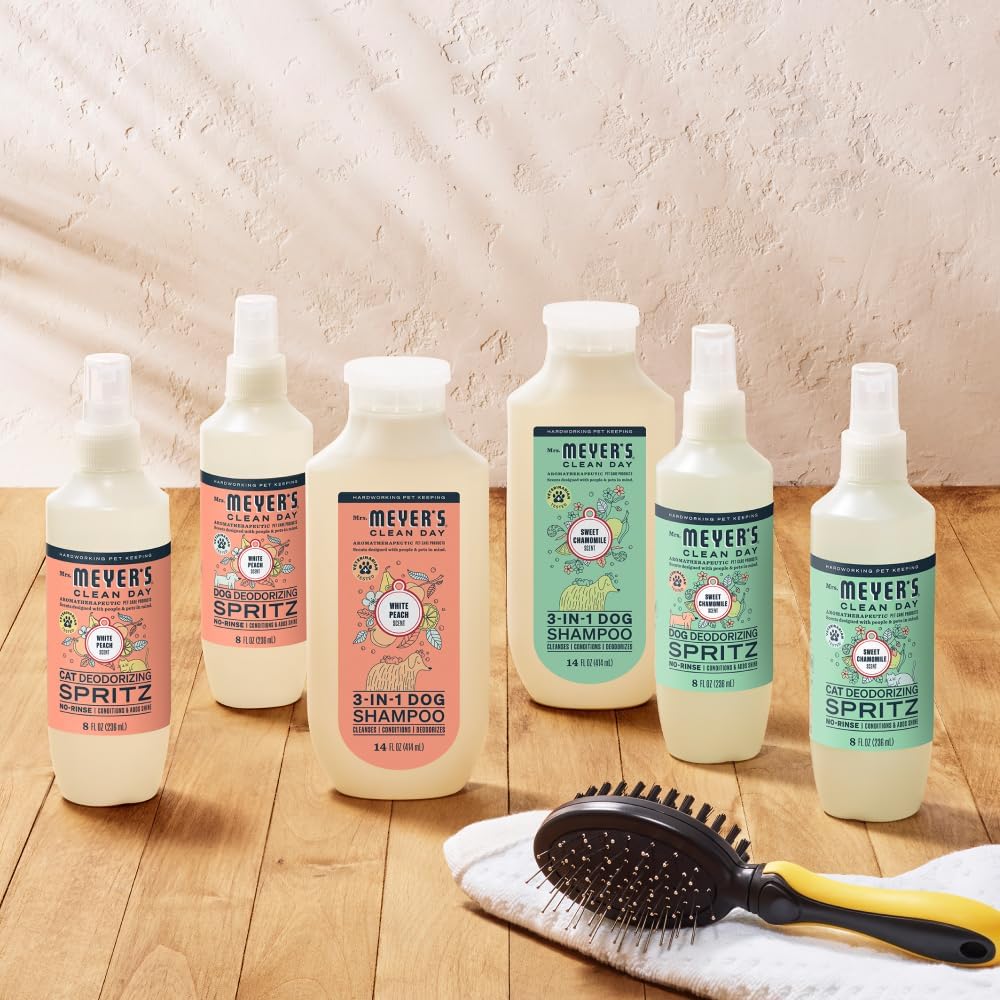 Mrs. Meyer's Clean Day 3-in-1 Dog Shampoo for a Calming At-Home Bath Ritual, White Peach & Sweet Chamomile