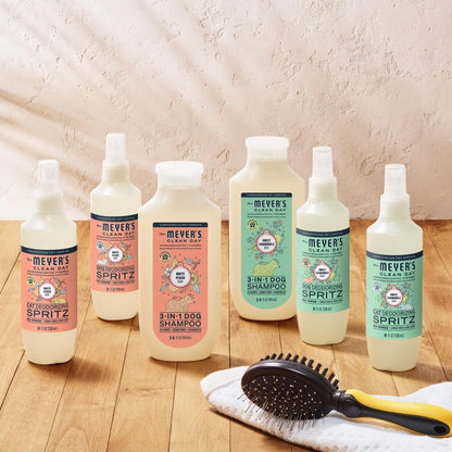 Mrs. Meyer's Clean Day 3-in-1 Dog Shampoo for a Calming At-Home Bath Ritual, White Peach & Sweet Chamomile