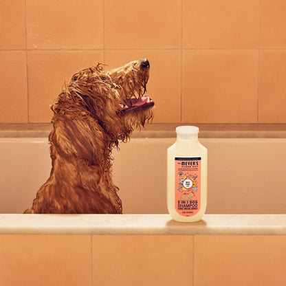 Mrs. Meyer's Clean Day 3-in-1 Dog Shampoo for a Calming At-Home Bath Ritual, White Peach & Sweet Chamomile