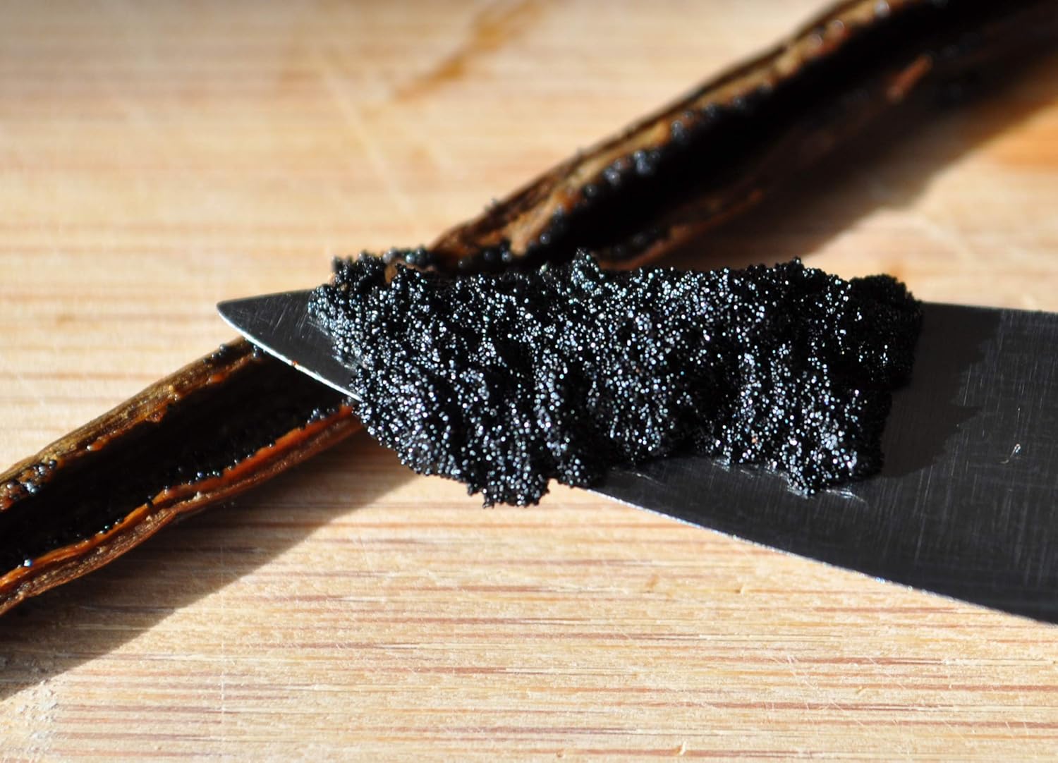 Vanilla Bean Kings 10 Organic Madagascar Bourbon Vanilla Pods - Gourmet Birthday Gift for Mom and Her Home Baking Hobby