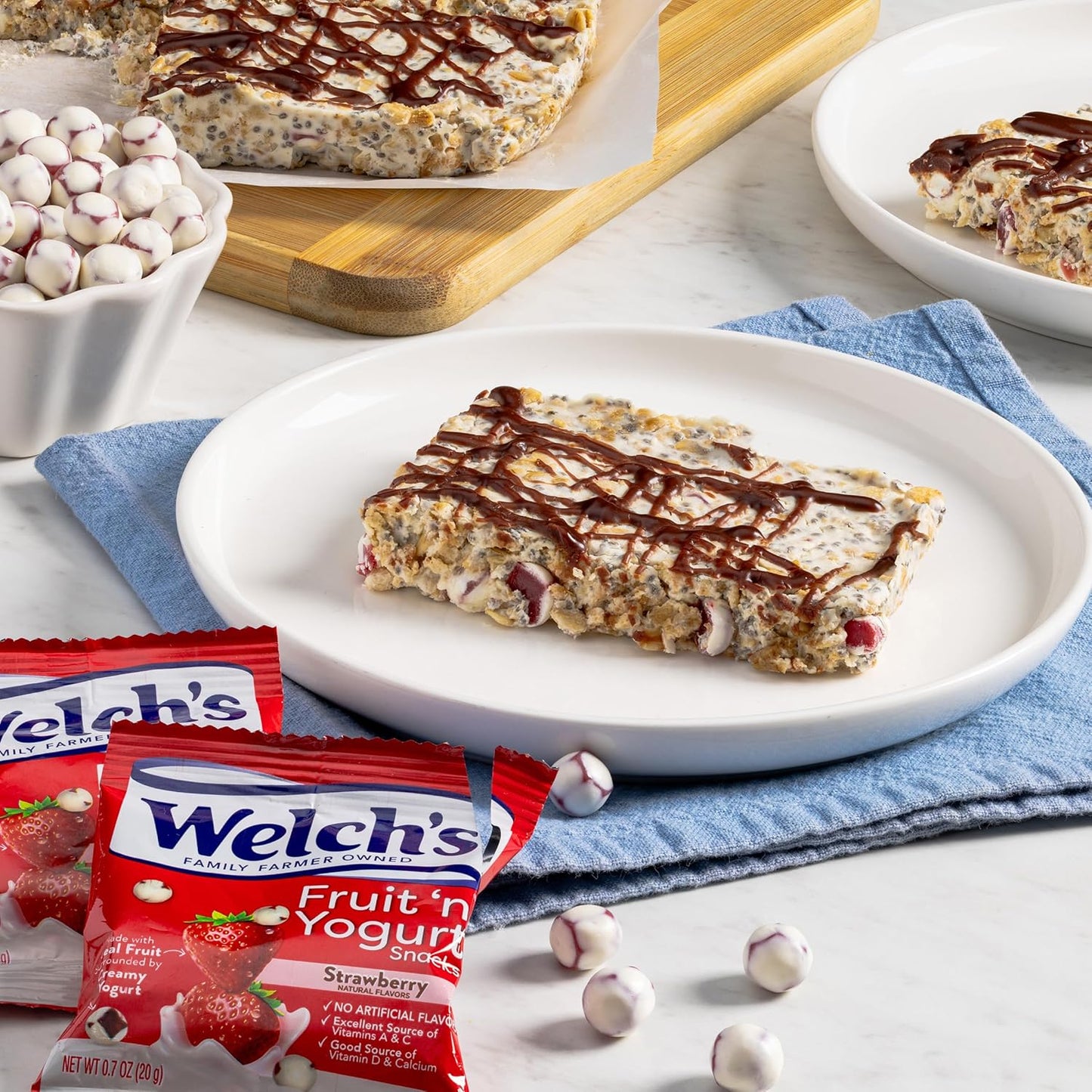 Welch's Fruit 'n Yogurt Snacks – Desk Drawer Snack for Remote Professionals, 40 Single-Serve Pouches